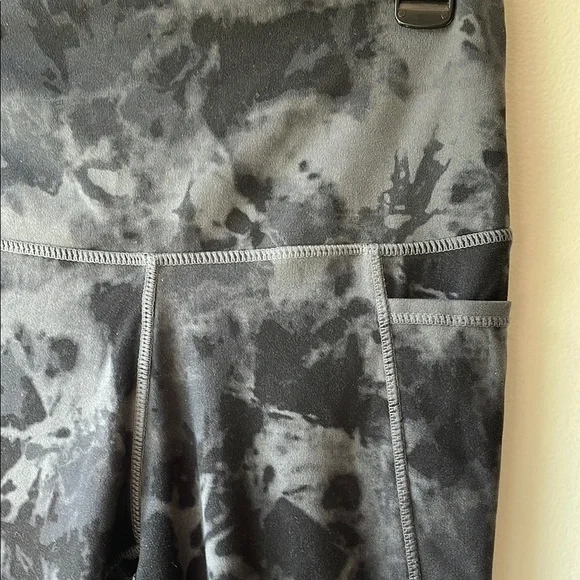 Danskin Ladies' High Rise Brushed Legging Gray Marble Size S - Picture 4 of 6